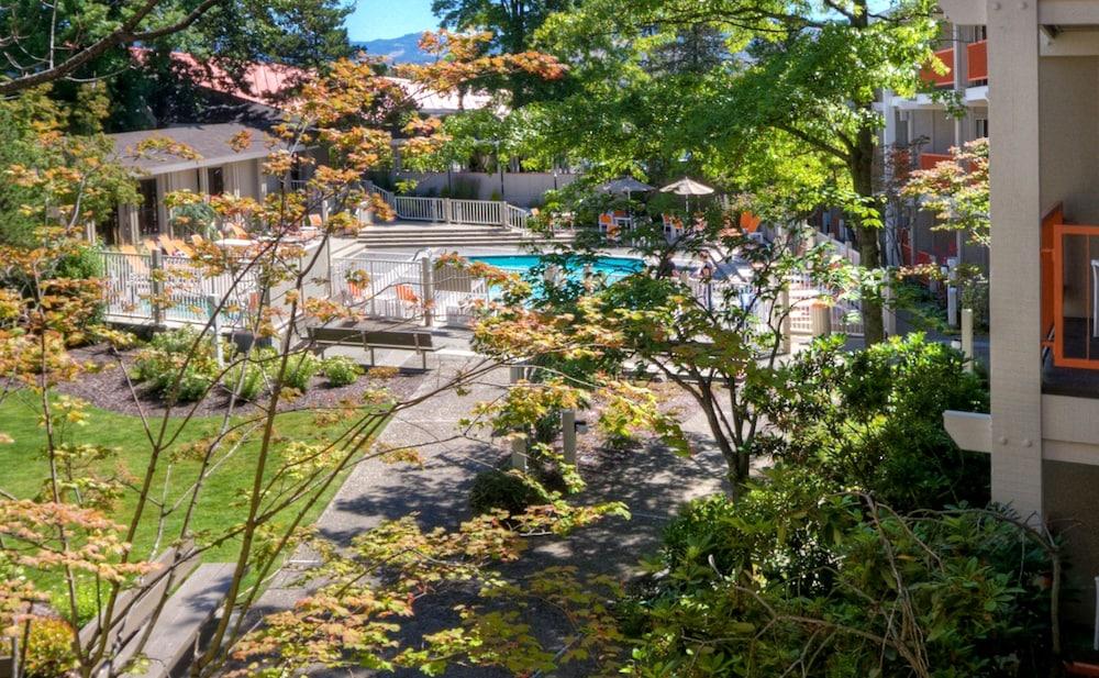 Ashland Hills Hotel&Suites Exteriér fotografie