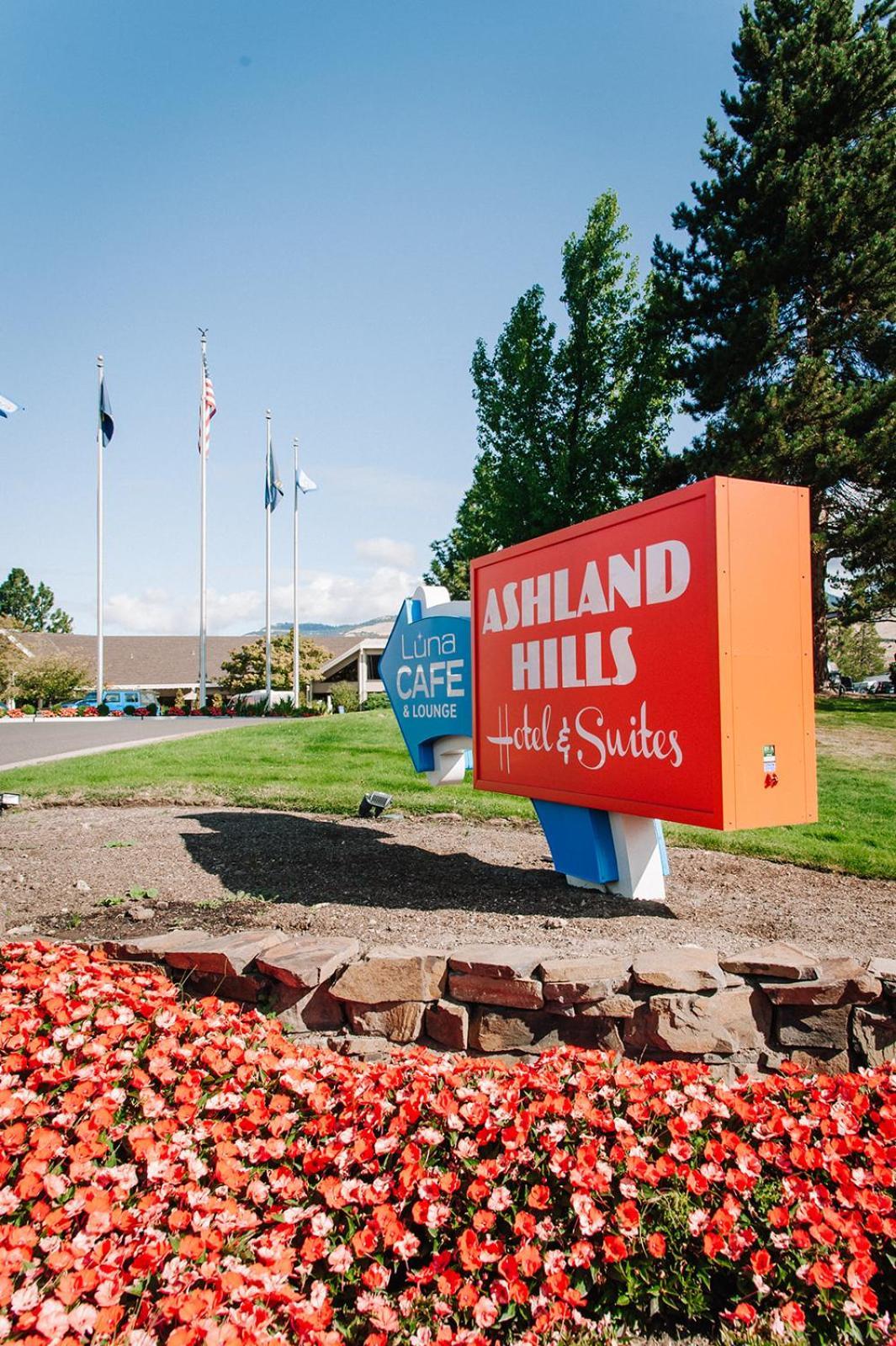 Ashland Hills Hotel&Suites Exteriér fotografie