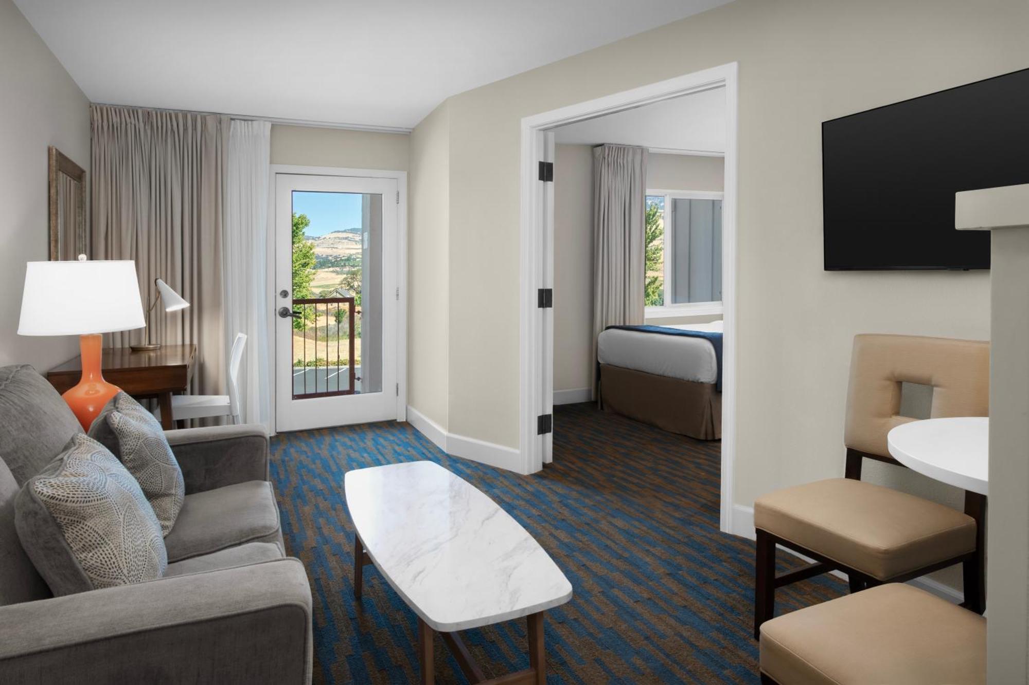 Ashland Hills Hotel&Suites Exteriér fotografie