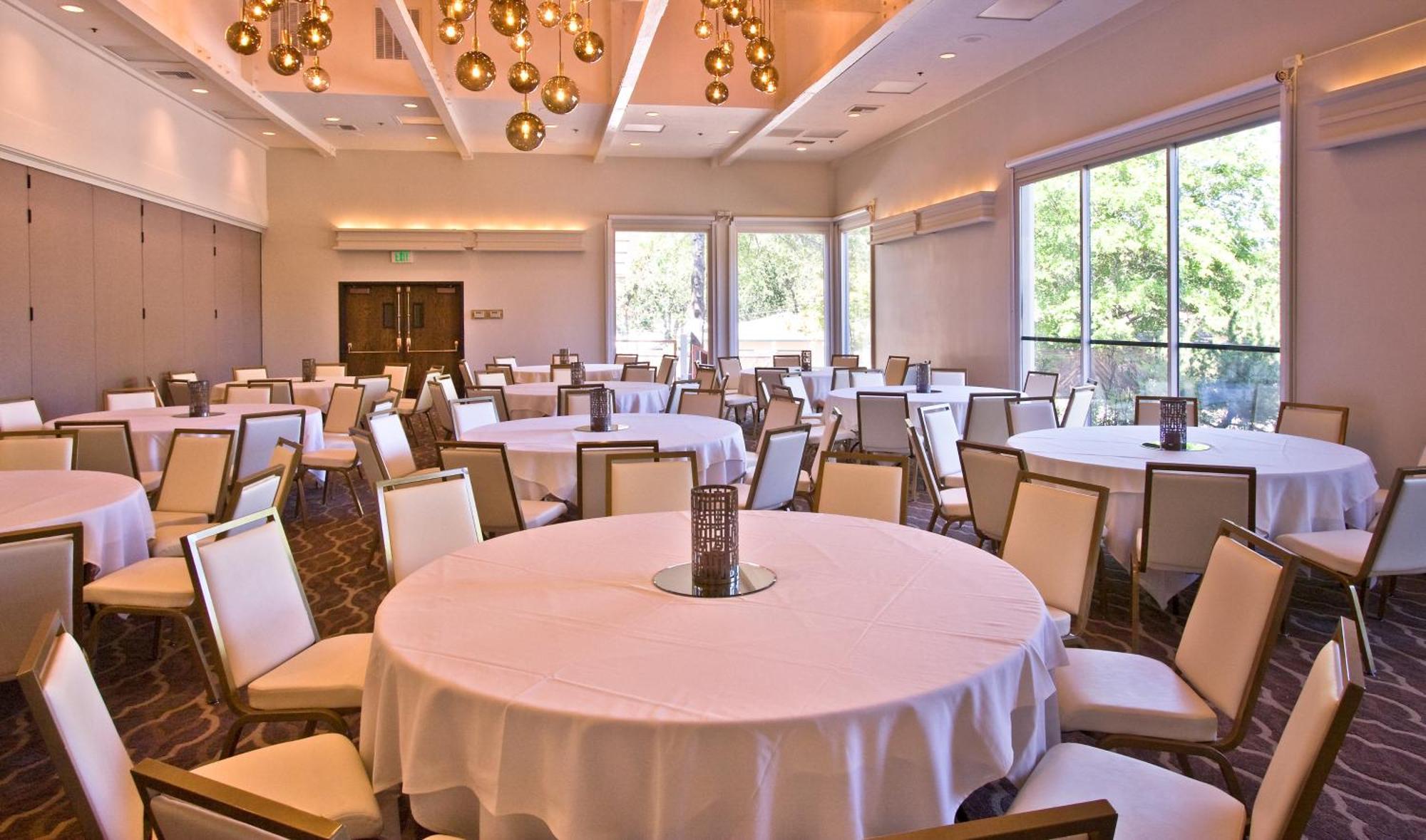 Ashland Hills Hotel&Suites Exteriér fotografie