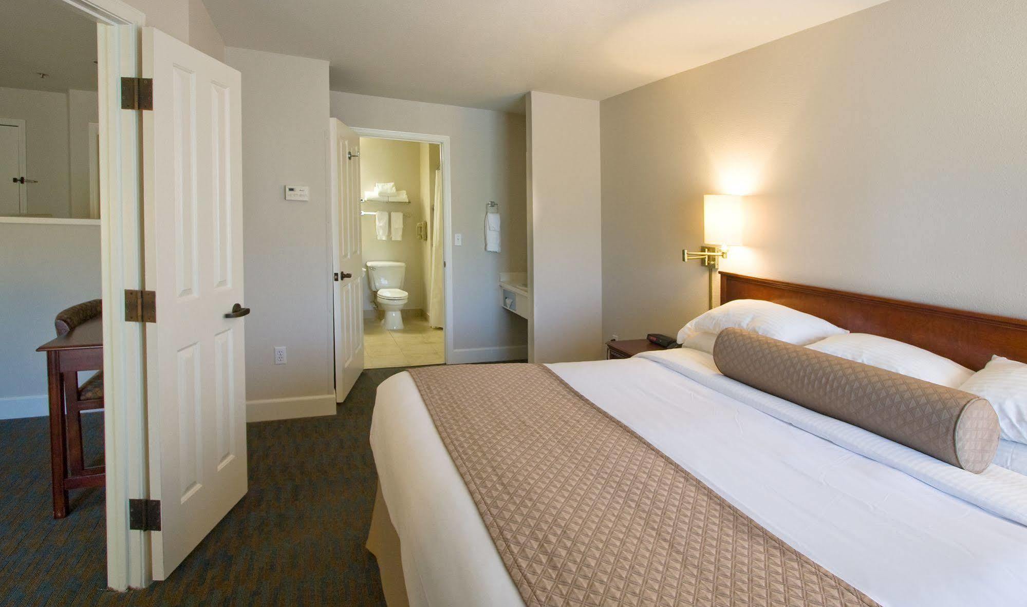 Ashland Hills Hotel&Suites Exteriér fotografie